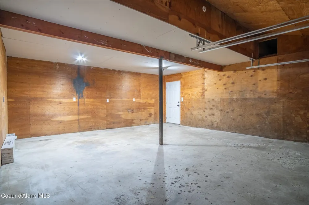 6933 W Tesemini Drive Spirit Lake, ID 83869