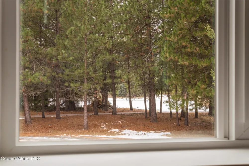 6933 W Tesemini Drive Spirit Lake, ID 83869