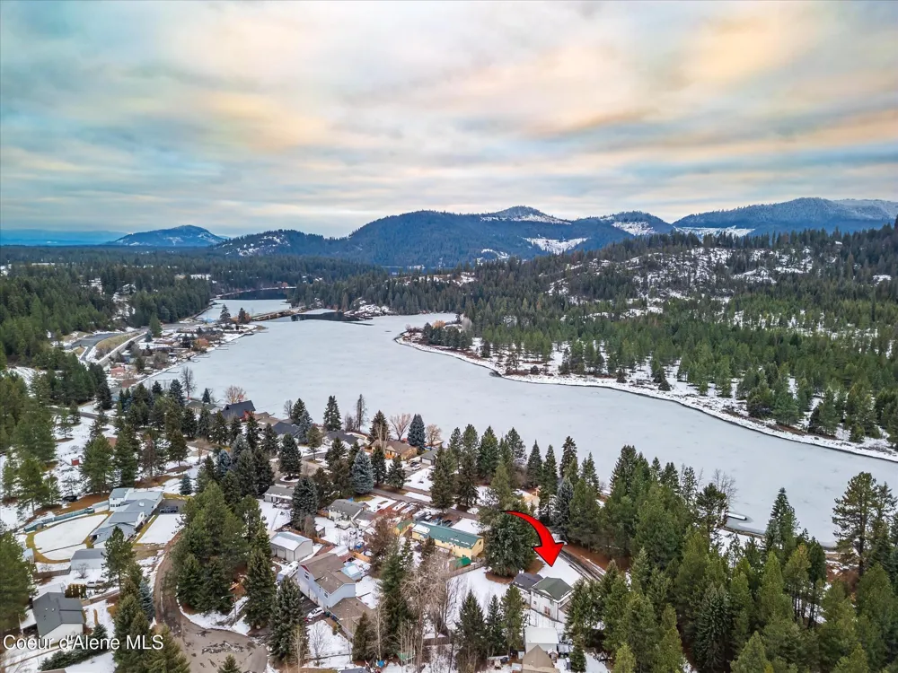 6933 W Tesemini Drive Spirit Lake, ID 83869