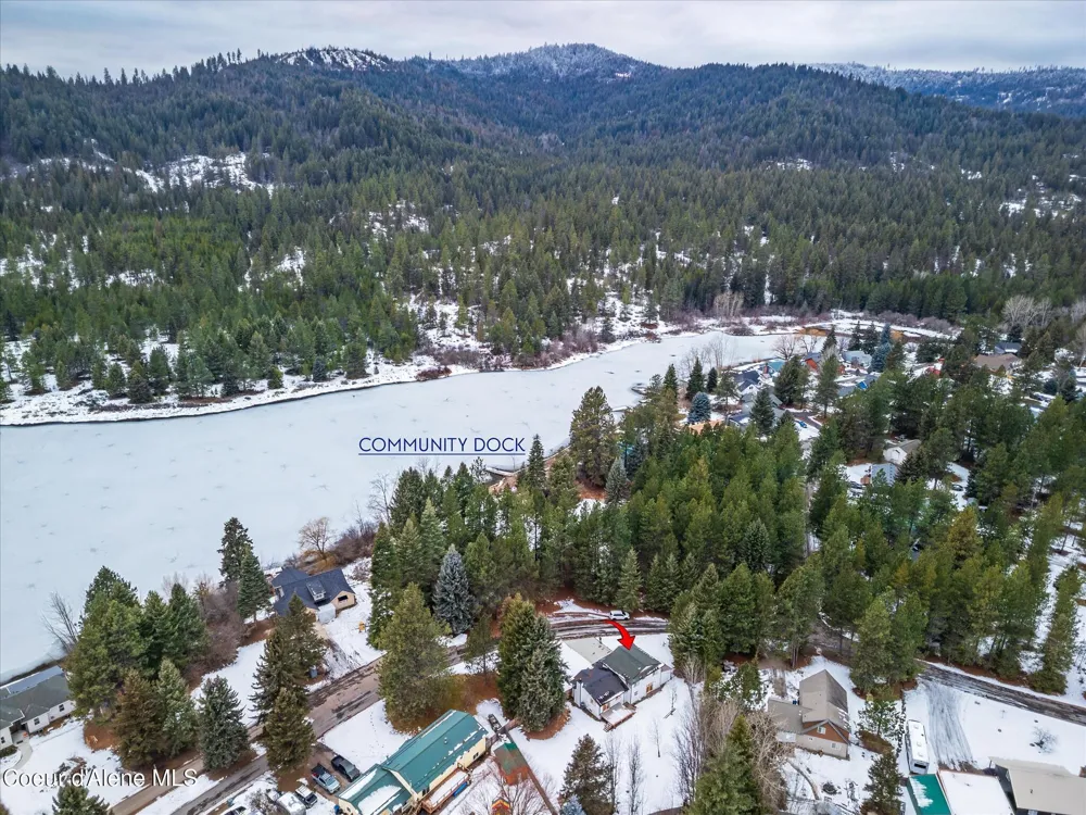 6933 W Tesemini Drive Spirit Lake, ID 83869