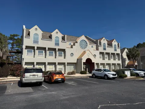 5000 Woodside Executive Court