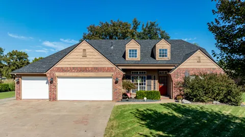 6026 Lake Breeze Road