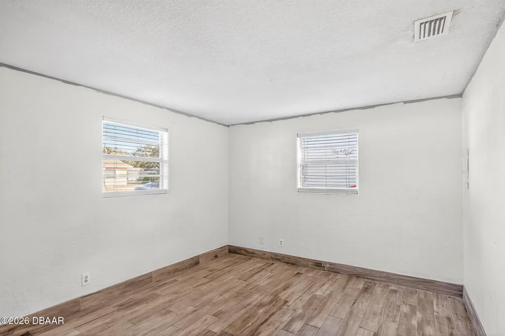 1806 James Street South Daytona, FL 32119
