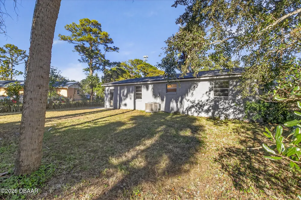 1806 James Street South Daytona, FL 32119