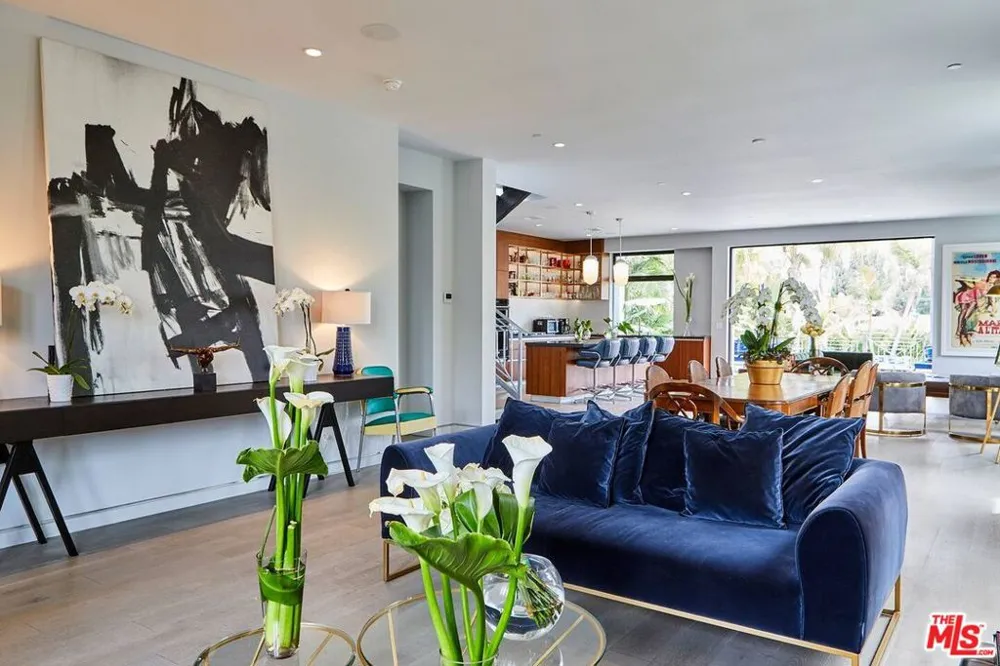 1724 Sierra Bonita Avenue