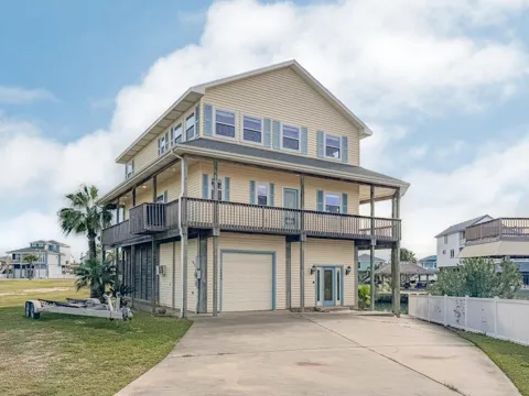 1303 Tiki Drive