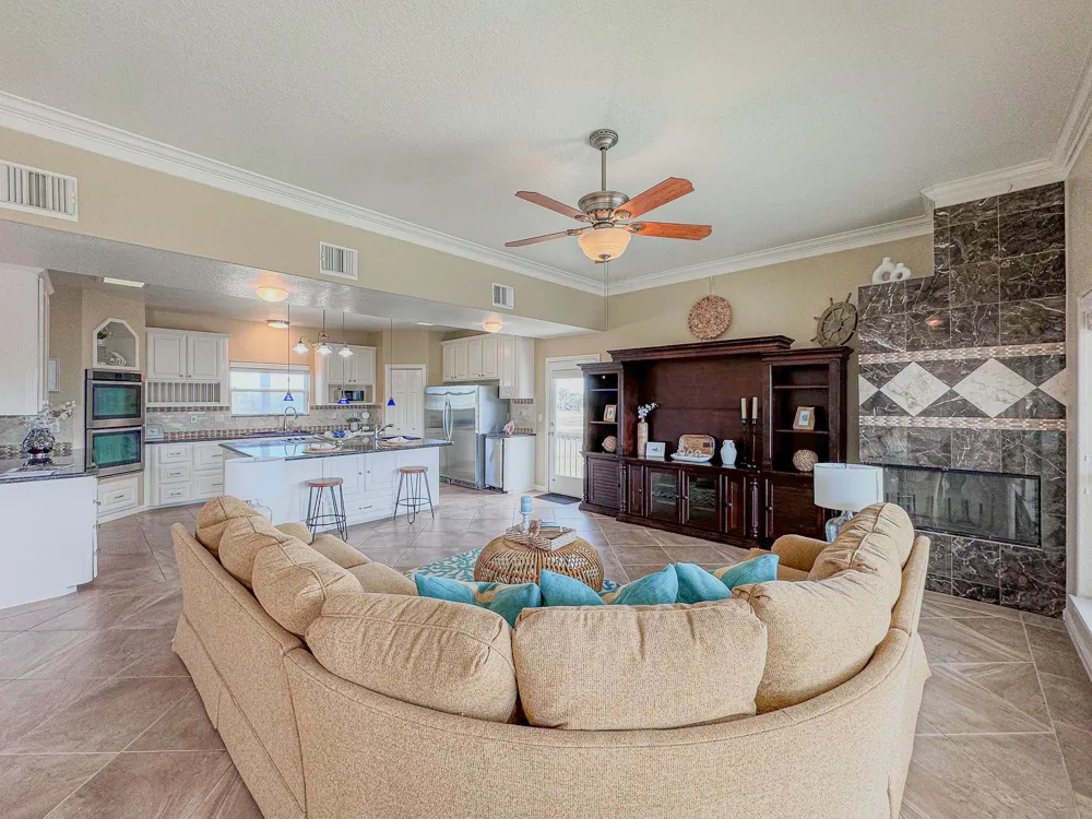 1303 Tiki Drive Tiki Island, TX 77554