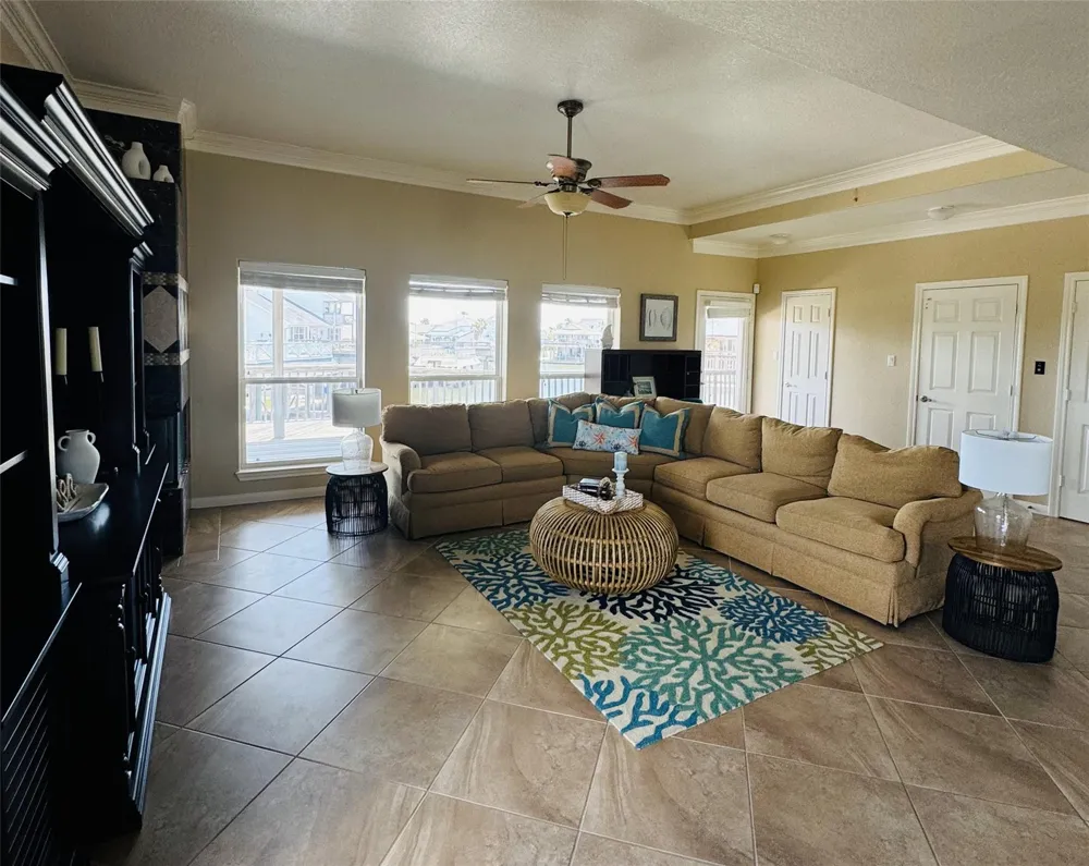 1303 Tiki Drive Tiki Island, TX 77554