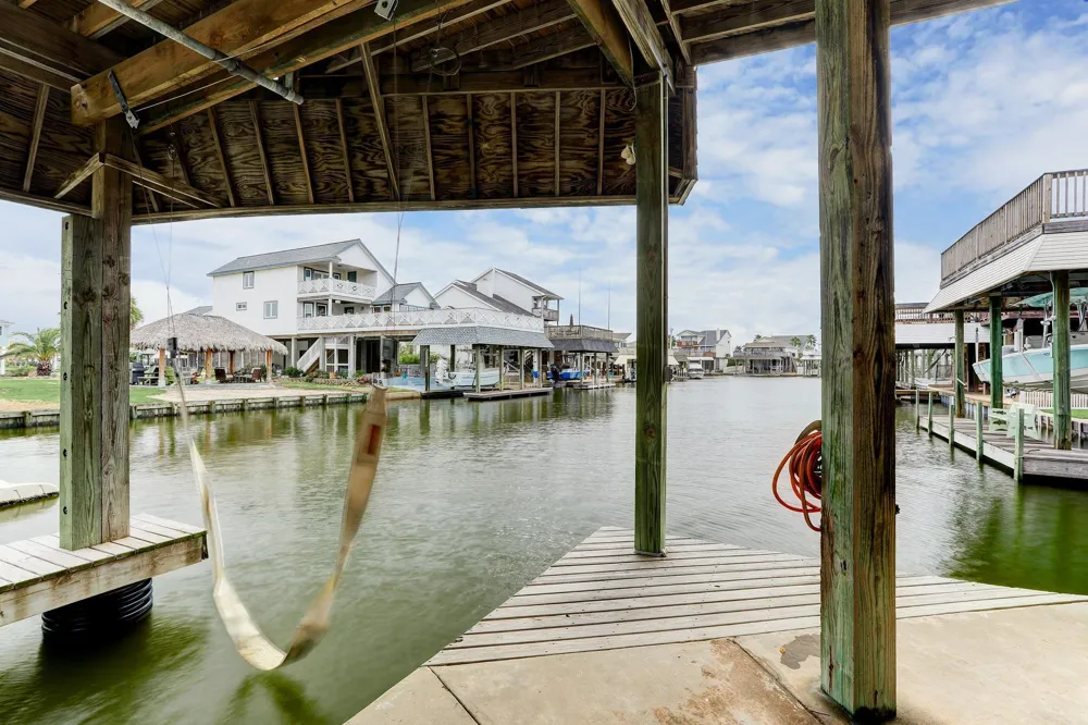1303 Tiki Drive Tiki Island, TX 77554