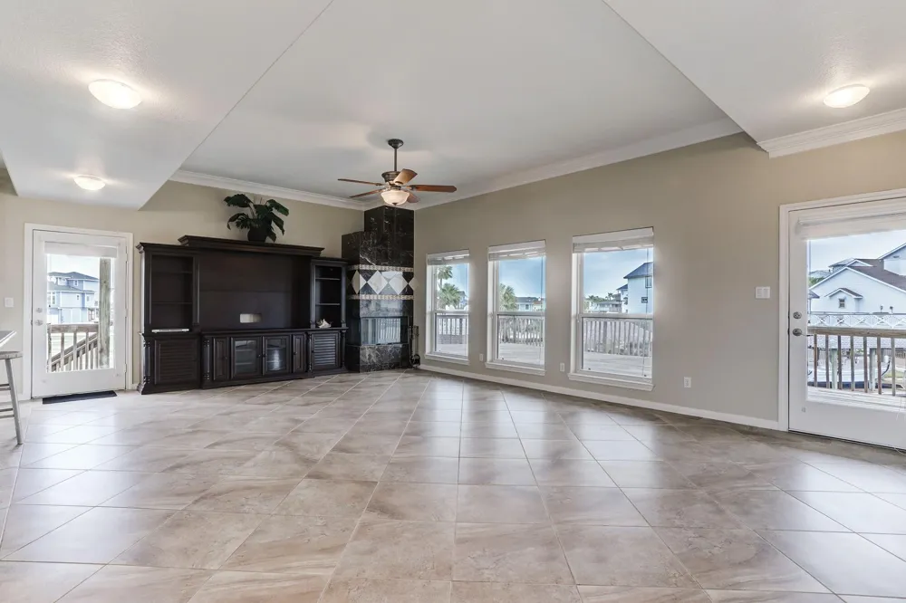 1303 Tiki Drive Tiki Island, TX 77554