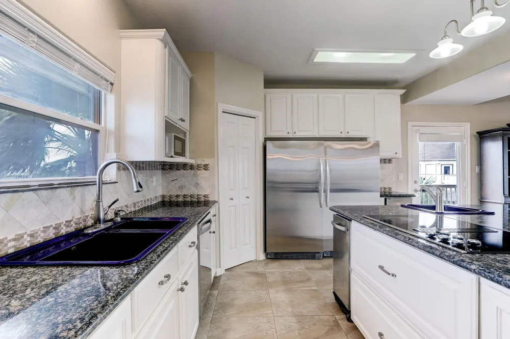 1303 Tiki Drive Tiki Island, TX 77554