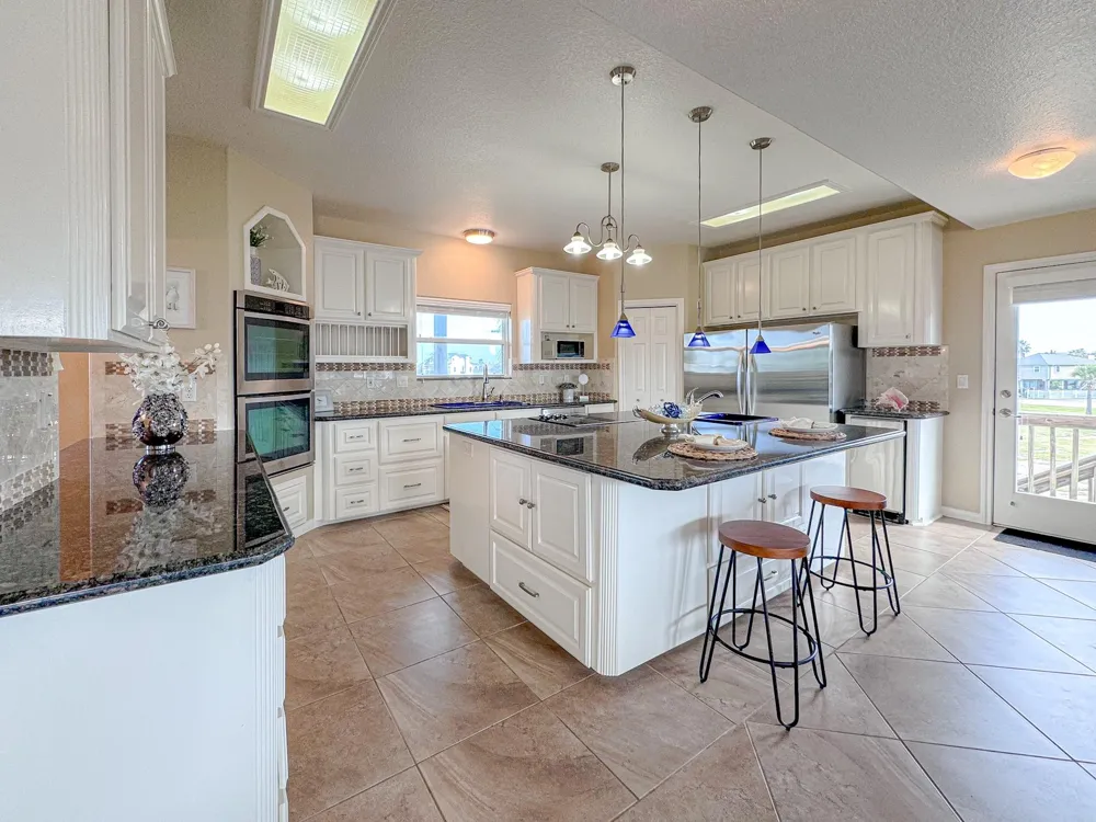 1303 Tiki Drive Tiki Island, TX 77554