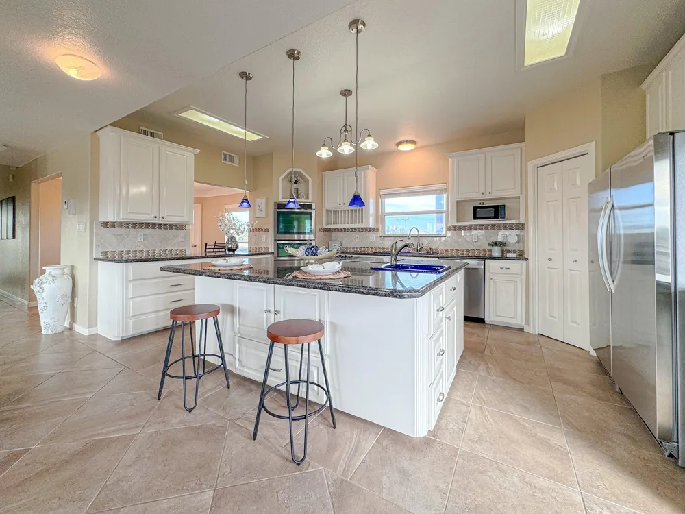 1303 Tiki Drive Tiki Island, TX 77554