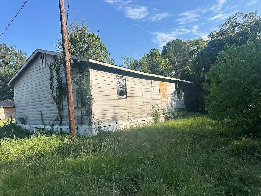 105 Lodge Street Ore City, TX 75683