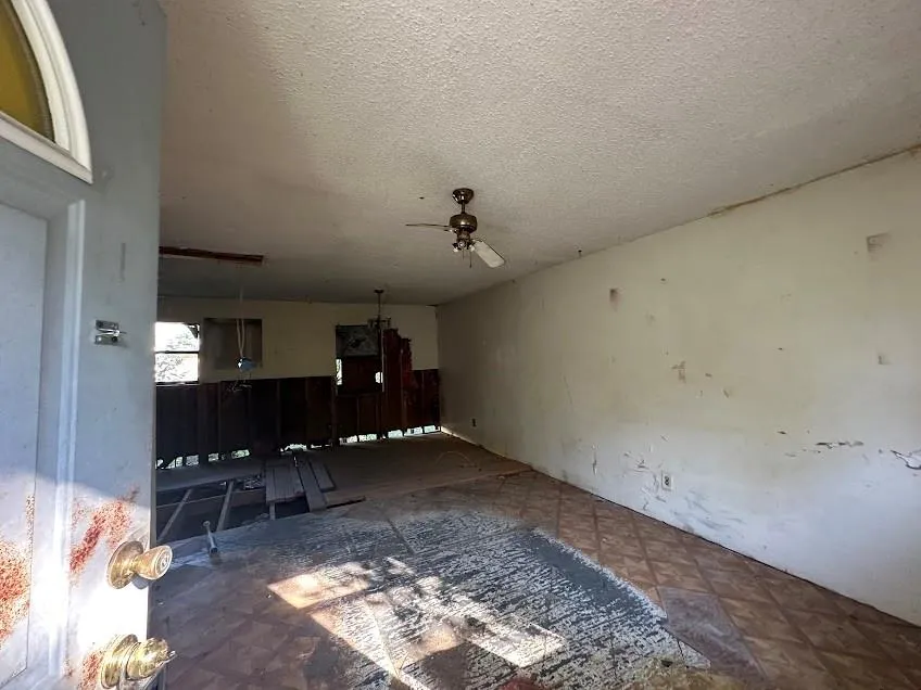 105 Lodge Street Ore City, TX 75683