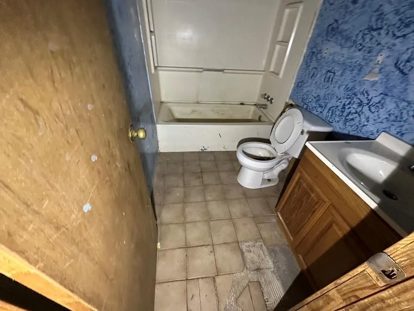 105 Lodge Street Ore City, TX 75683