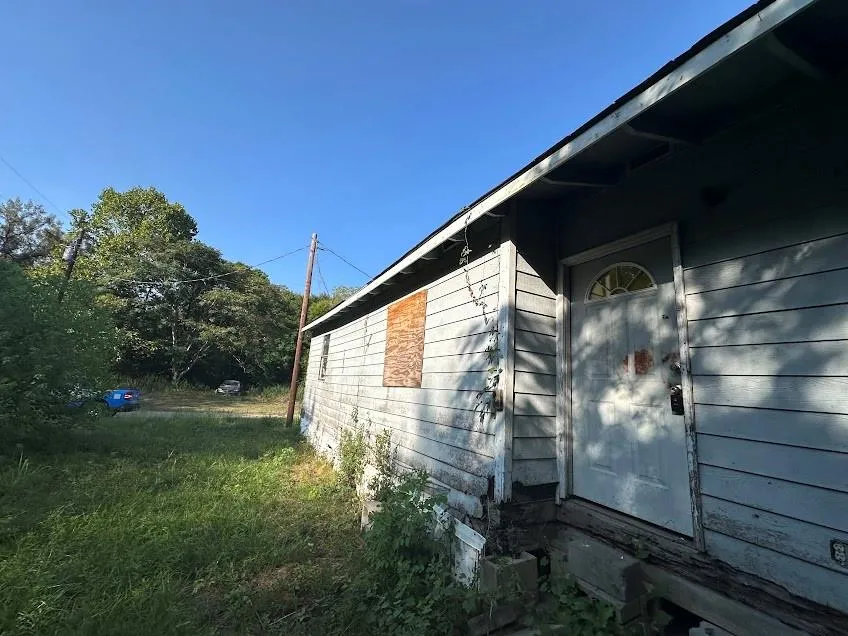 105 Lodge Street Ore City, TX 75683