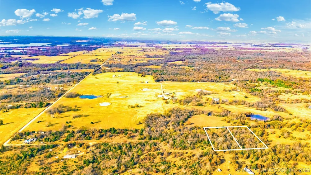 59 E 1120 ROAD Checotah, OK 74426
