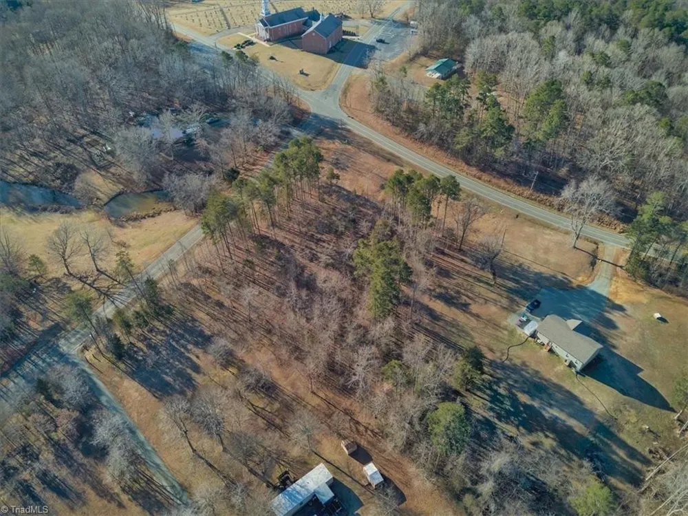 2381 Mount Hope Church Road Whitsett, NC 27377
