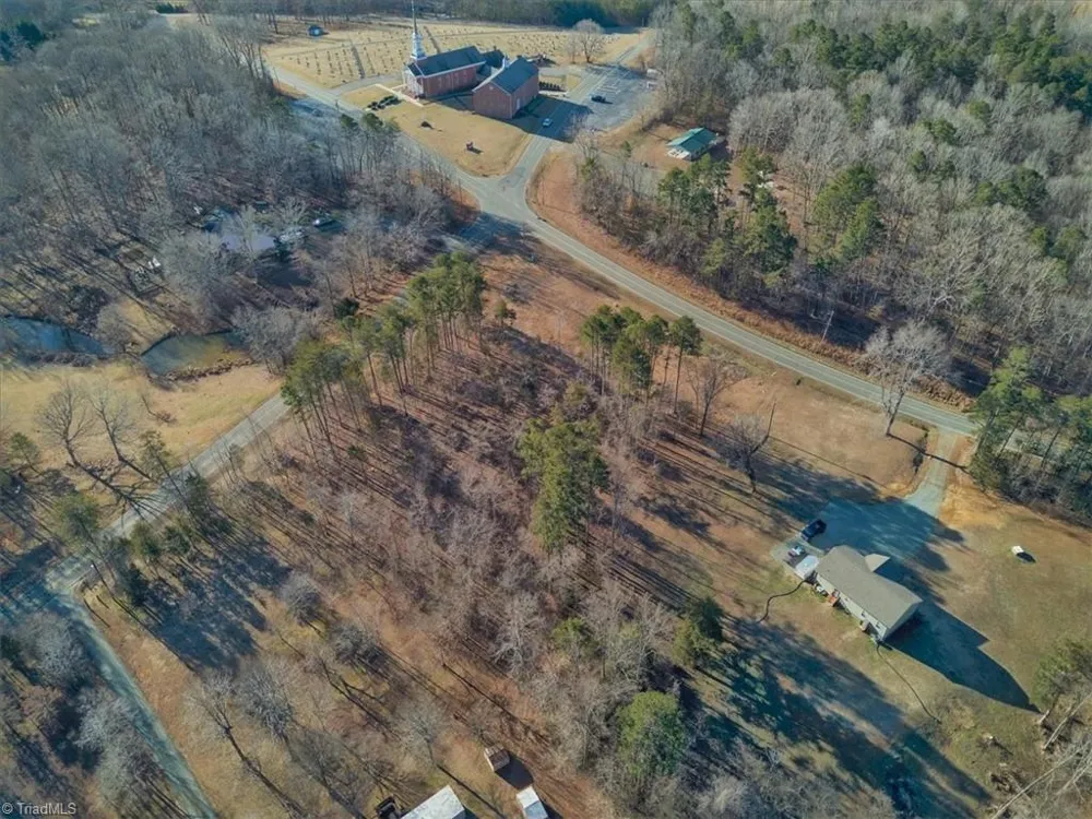 2381 Mount Hope Church Road Whitsett, NC 27377