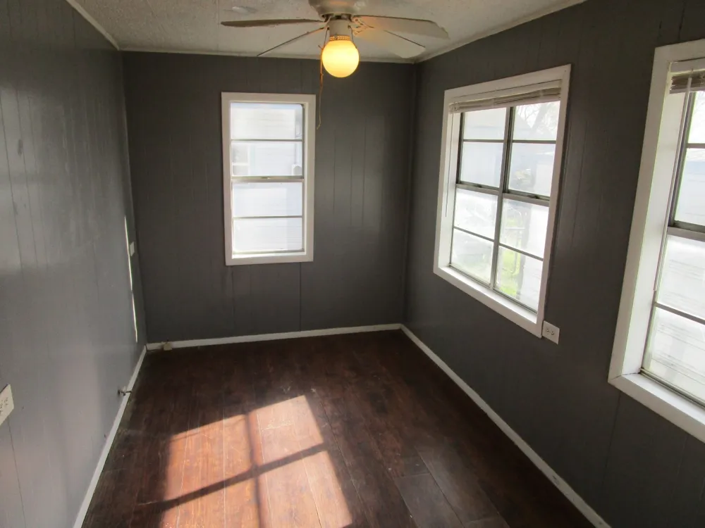 905 Wallis Avenue Santa Anna, TX 76878
