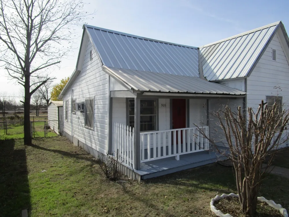905 Wallis Avenue Santa Anna, TX 76878