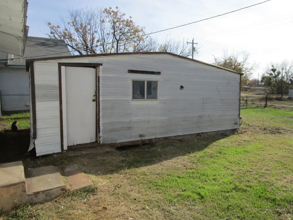 905 Wallis Avenue Santa Anna, TX 76878