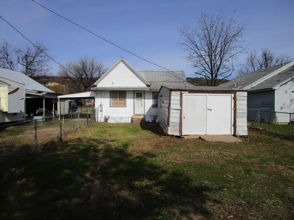 905 Wallis Avenue Santa Anna, TX 76878