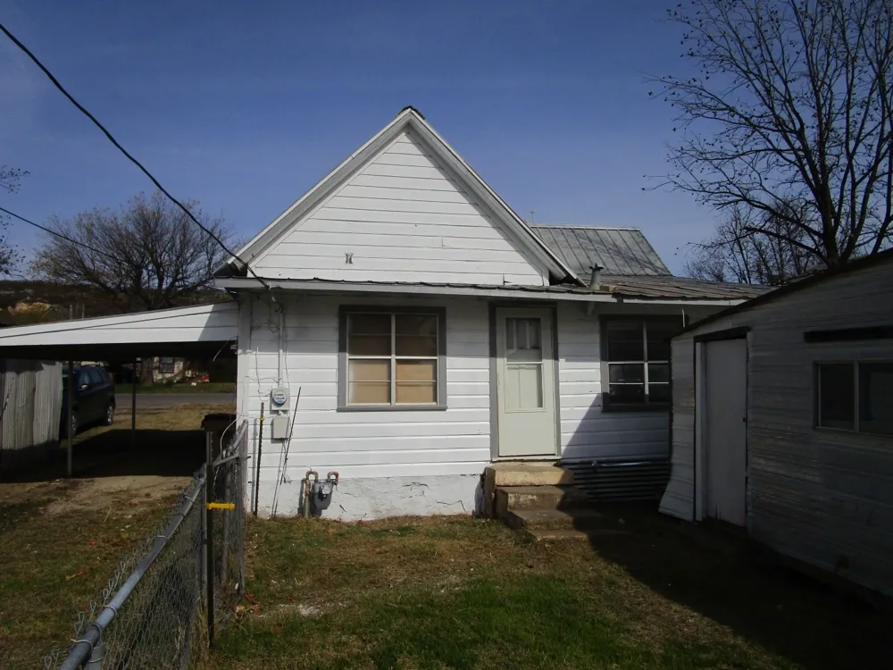 905 Wallis Avenue Santa Anna, TX 76878