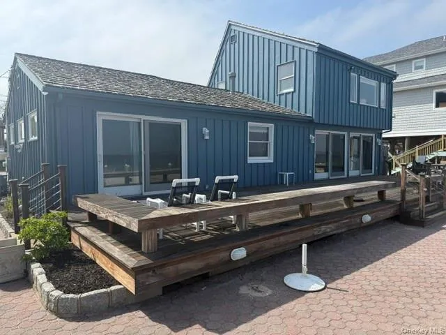 27 Shinnecock Road East Quogue, NY 11942