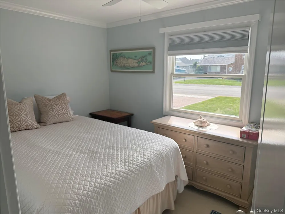27 Shinnecock Road East Quogue, NY 11942