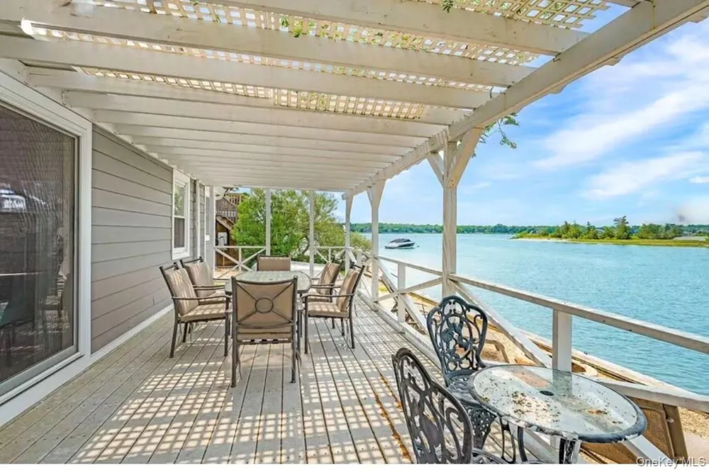 286 Towd Point Road Southampton, NY 11968