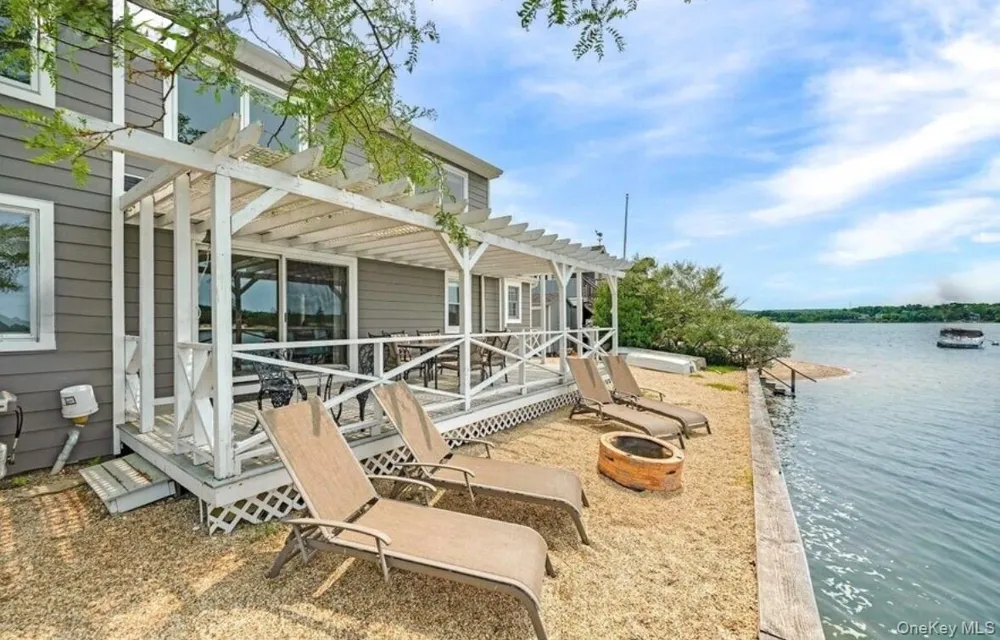 286 Towd Point Road Southampton, NY 11968