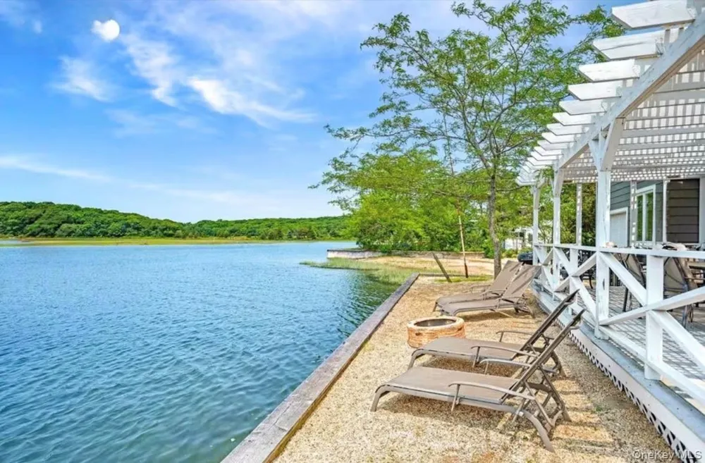 286 Towd Point Road Southampton, NY 11968