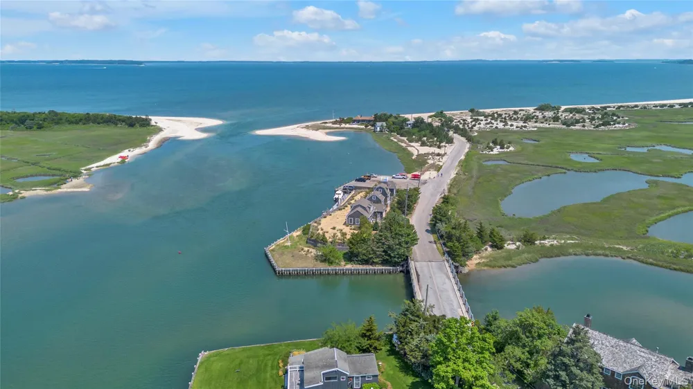 286 Towd Point Road Southampton, NY 11968