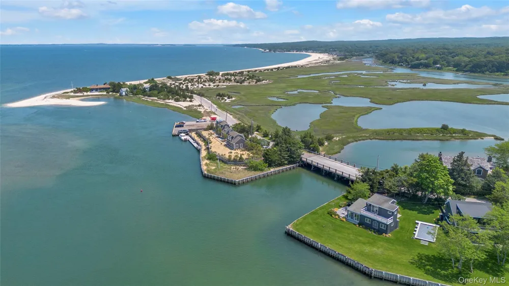 286 Towd Point Road Southampton, NY 11968