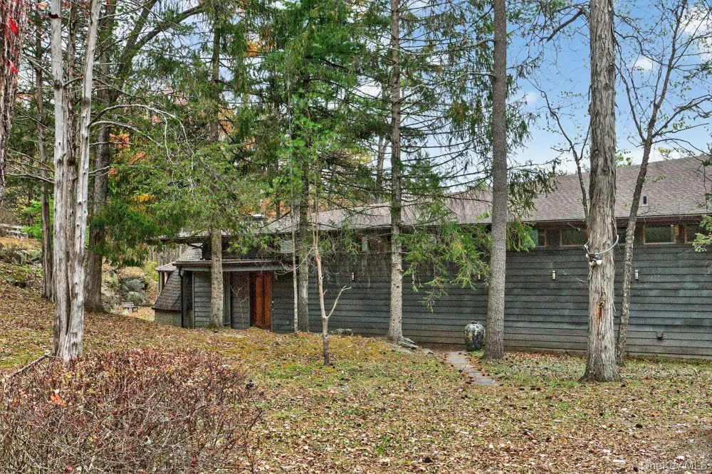 106 Mountain Laurel Lane Woodstock, NY 12498