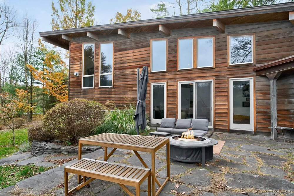 106 Mountain Laurel Lane Woodstock, NY 12498