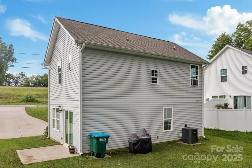 818 W Carolina Avenue Bessemer City, NC 28016