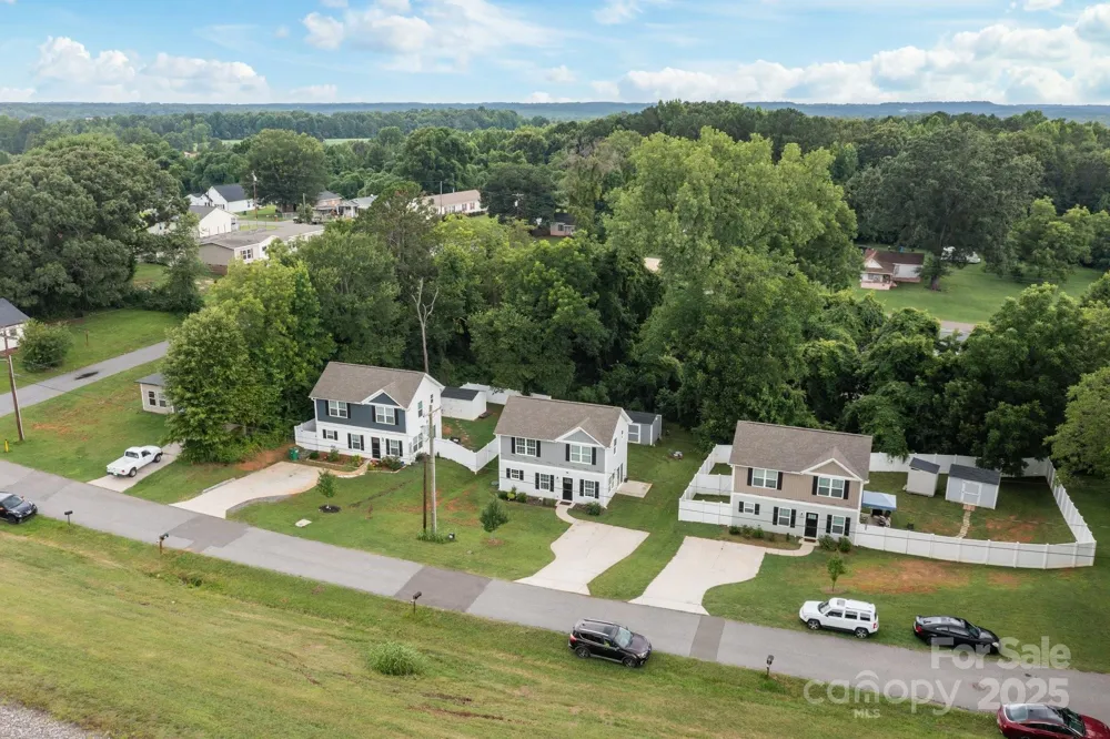 818 W Carolina Avenue Bessemer City, NC 28016