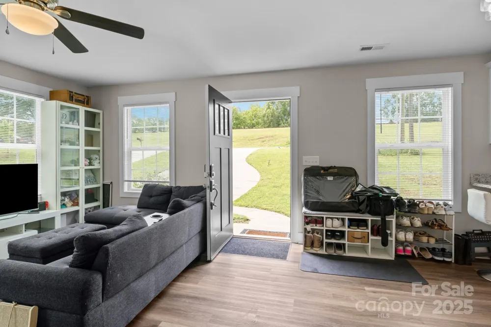 818 W Carolina Avenue Bessemer City, NC 28016
