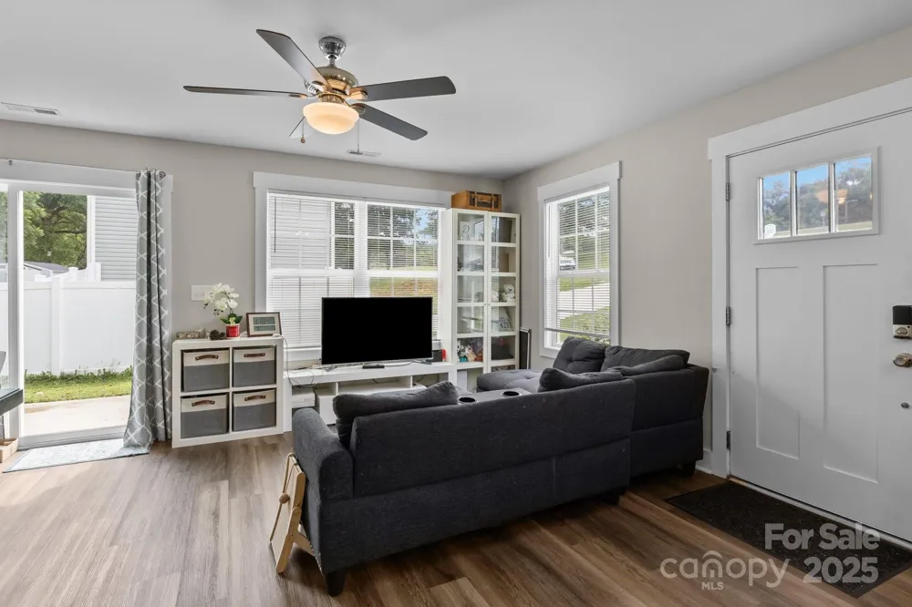 818 W Carolina Avenue Bessemer City, NC 28016