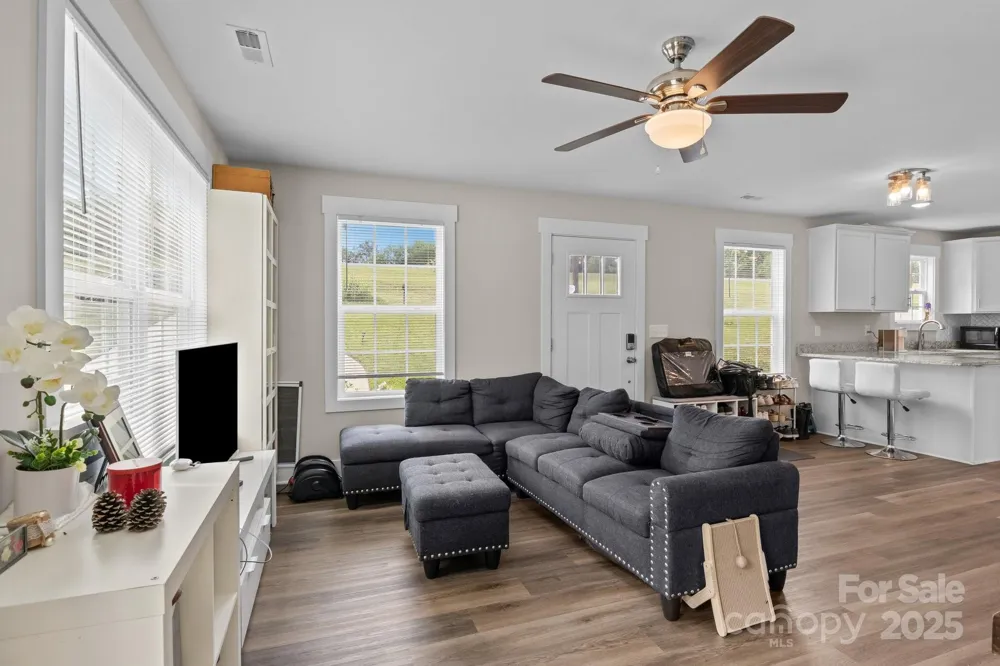 818 W Carolina Avenue Bessemer City, NC 28016