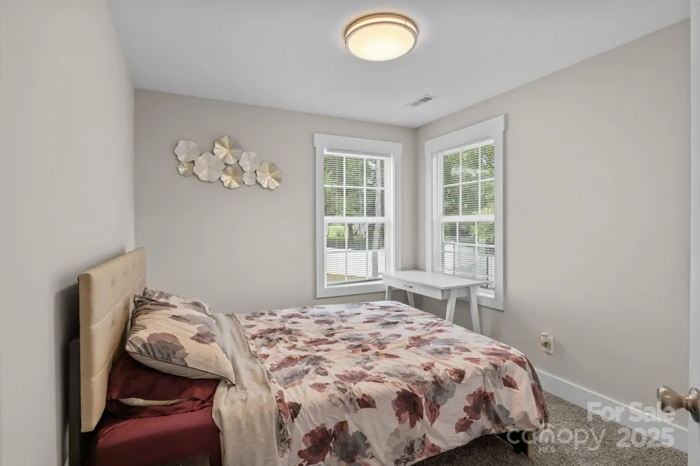 818 W Carolina Avenue Bessemer City, NC 28016