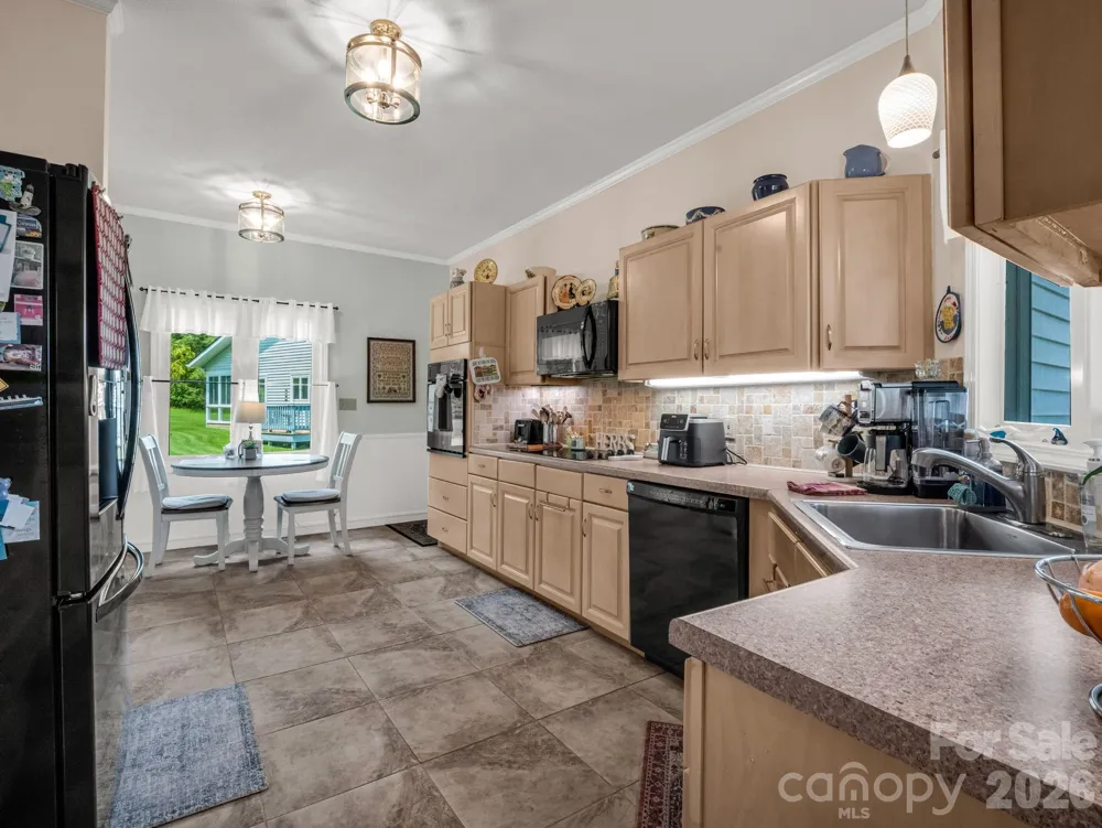 20 Country Meadows Lane Hendersonville, NC 28792