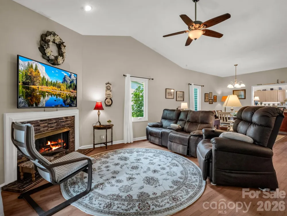 20 Country Meadows Lane Hendersonville, NC 28792