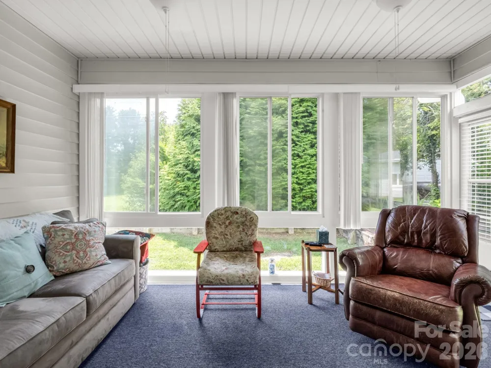 20 Country Meadows Lane Hendersonville, NC 28792