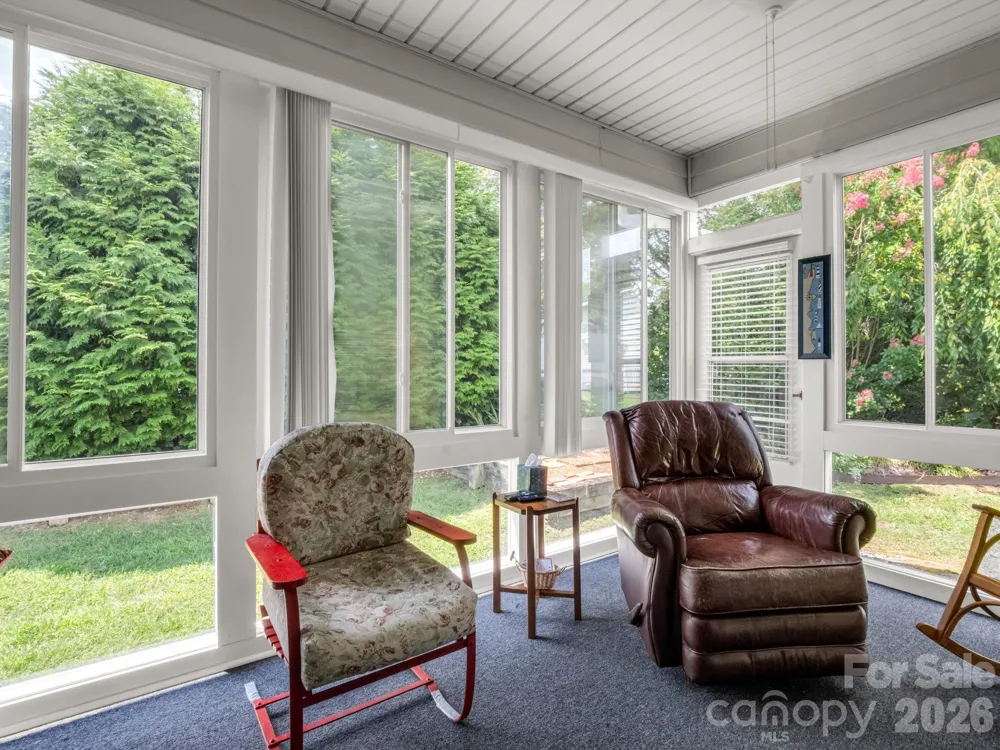 20 Country Meadows Lane Hendersonville, NC 28792