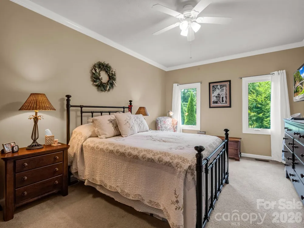 20 Country Meadows Lane Hendersonville, NC 28792