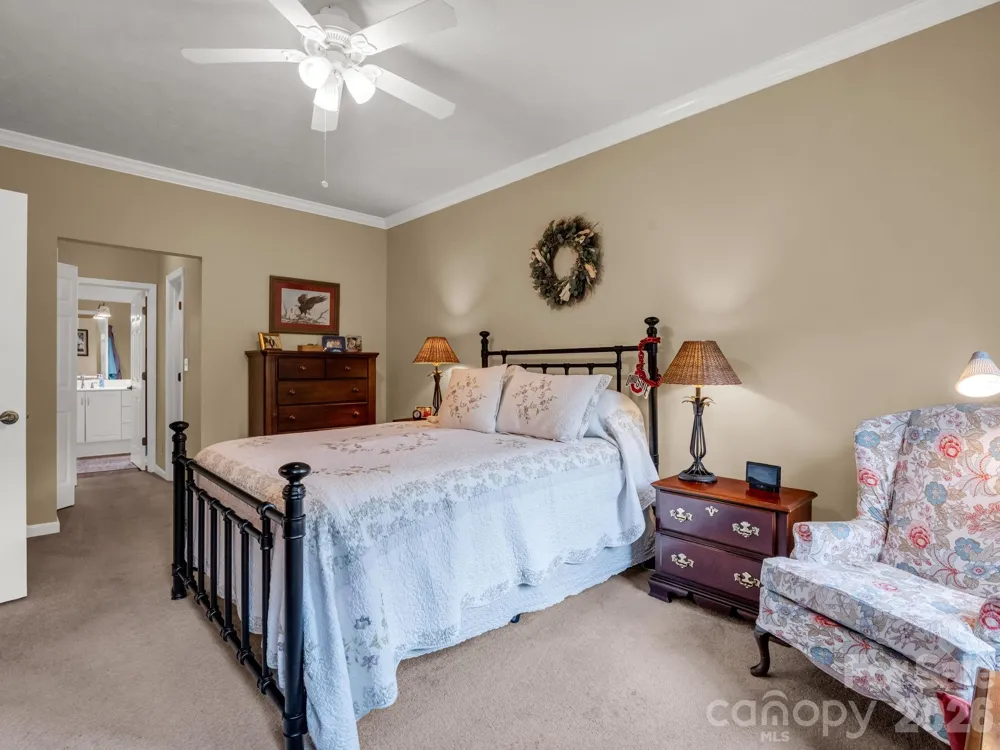 20 Country Meadows Lane Hendersonville, NC 28792